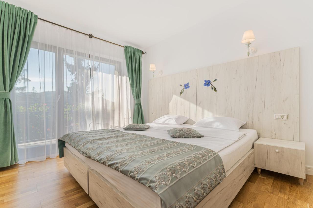 Pensiunea Hilltop Predeal Buitenkant foto