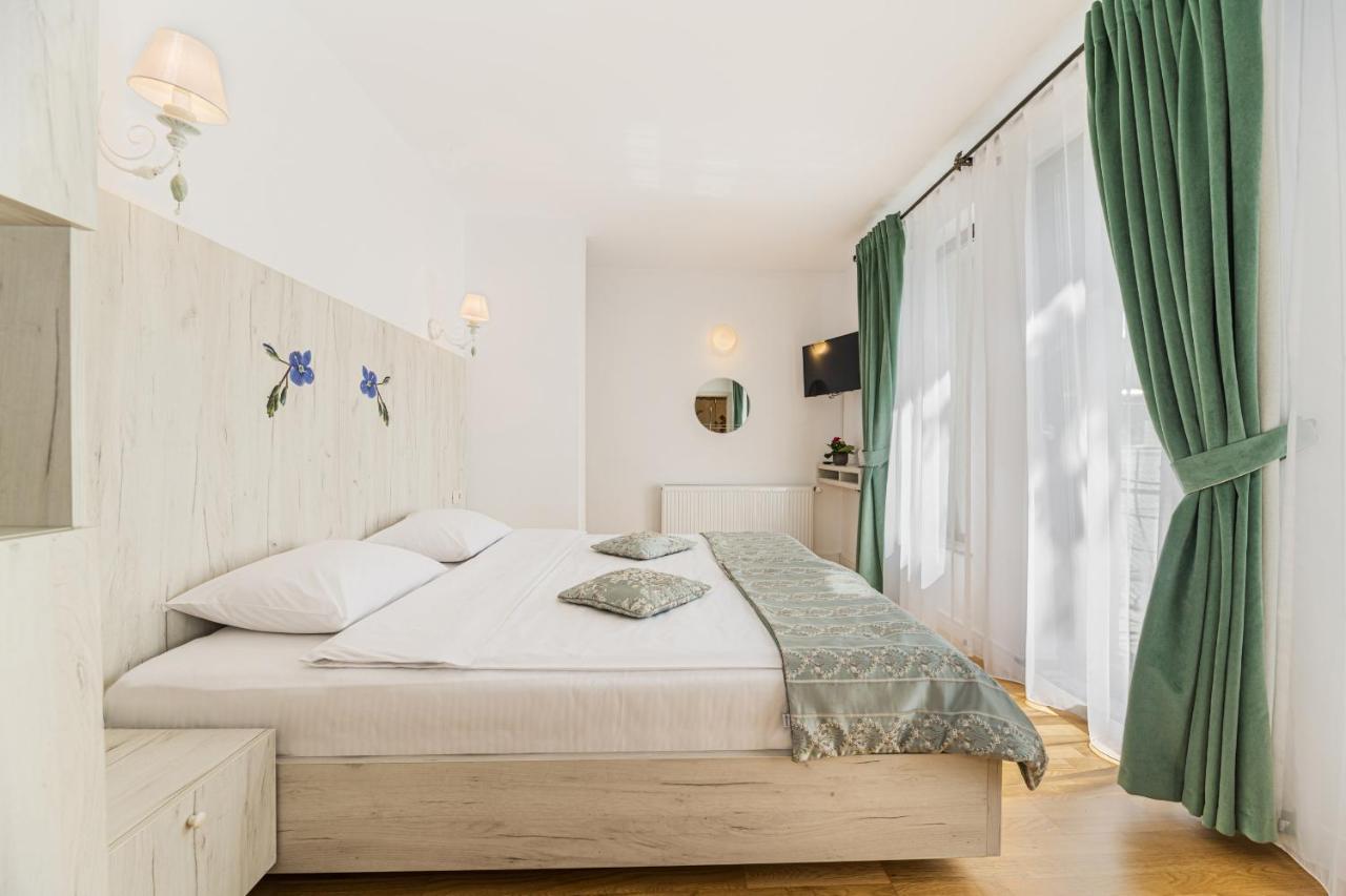Pensiunea Hilltop Predeal Buitenkant foto